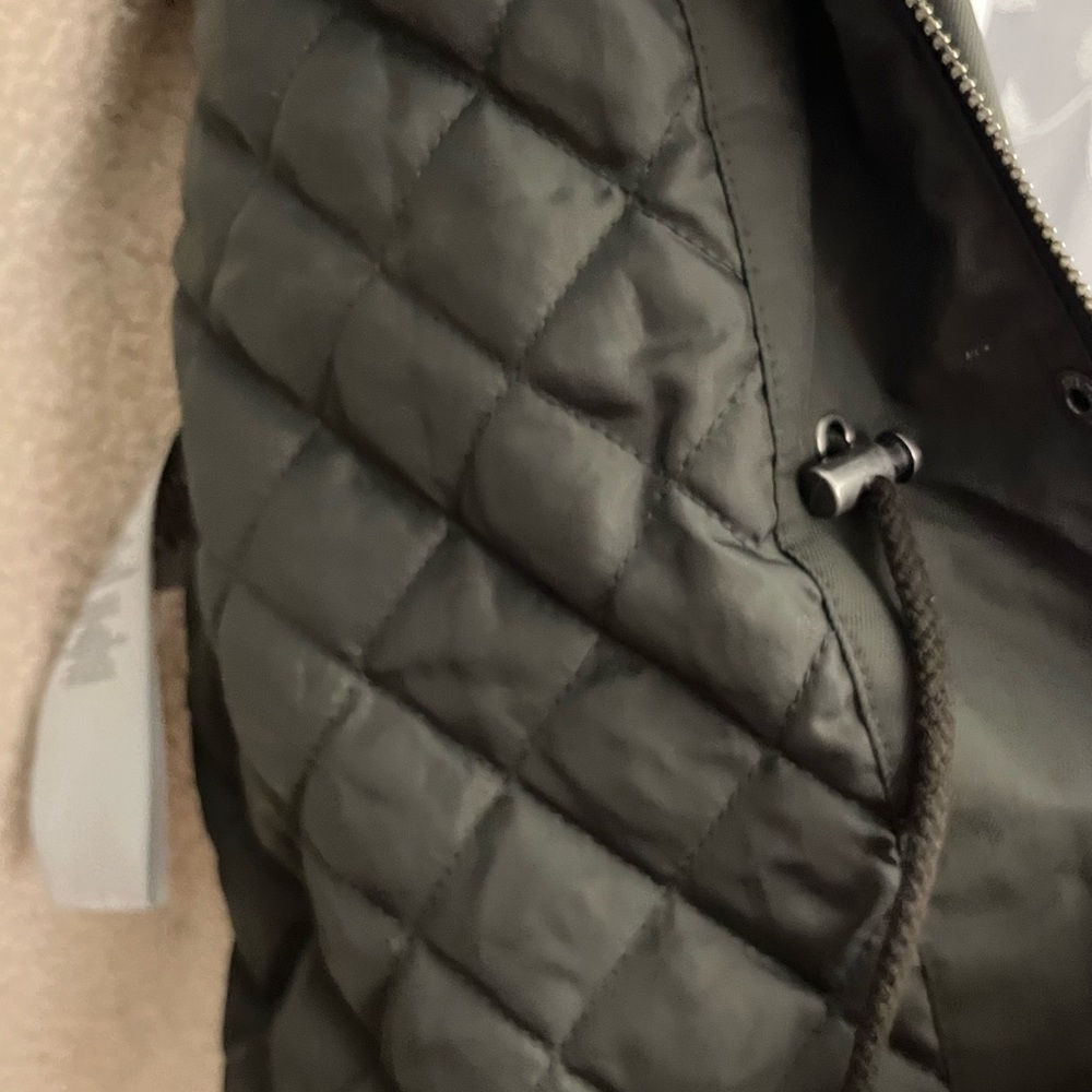 LEVIS Olive Green Sherpa Lined Women's Parka Coat Size Medium - Picture 16 of 16
